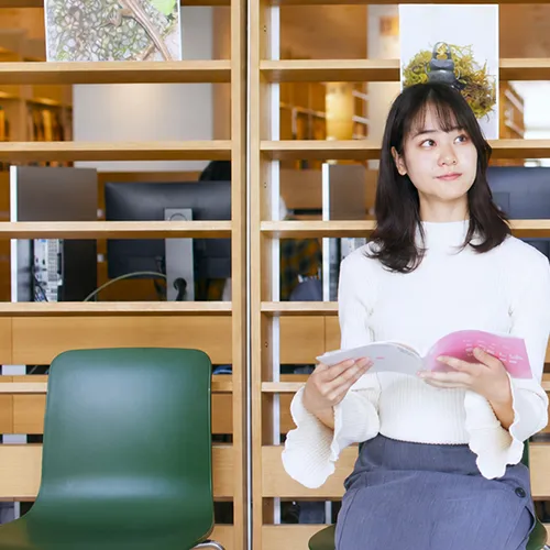 東京経済大学現代法学部のページへ