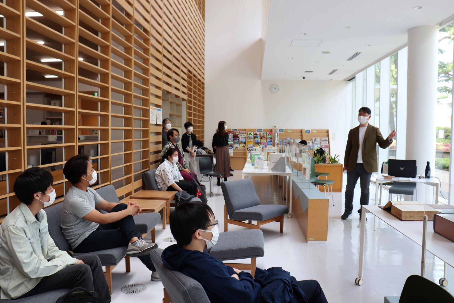 国富論』の貴重な初版本を紹介するイベントを開催 | 東京経済大学