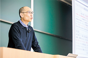 芸術学/李 孝徳 教授