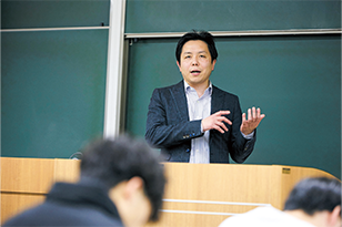 [メディア社会学科科目]ソーシャルメディア論/北村 智 教授